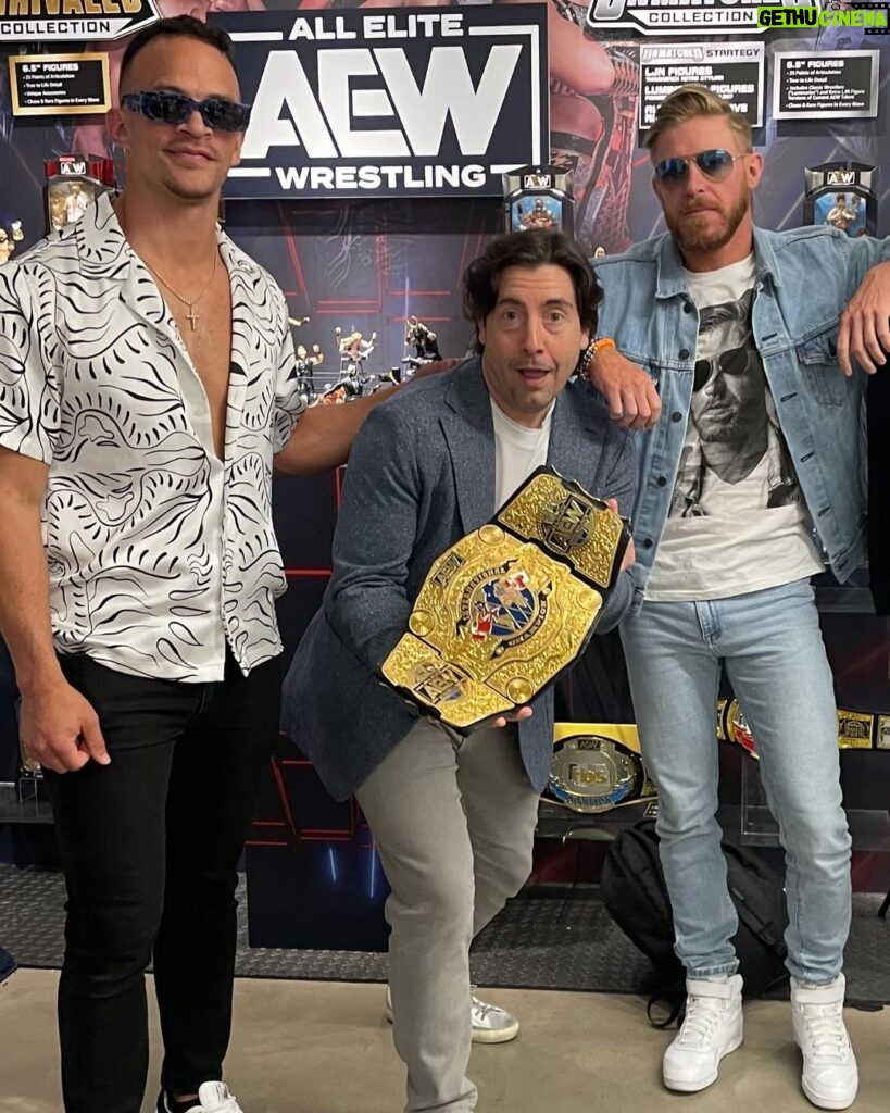 Jeremy Padawer Instagram - The world needs more pro wrestling managers… Me doing my best to recruit big talent. #AEW