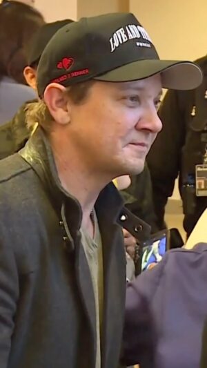 Jeremy Renner Instagram - “Thank you and this community for keeping me here.. I’m forever in your debt with gratitude.”

@jeremyrenner returns to the hospital in Reno that saved his life one year after his snowplow accident.

#jeremyrenner #snowplow #hospital #recovery