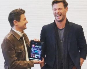 Jeremy Renner Instagram - Happy Birthday my friend @chrishemsworth  Celebrating with you from the other side of the 🌎