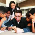 Jeremy Renner Instagram - My friends @casahogarcabo in Los Cabos Mexico 🇲🇽 providing safe living for these amazing kids that I fell in love with !!! Gracias chicas y chicos … @disneyplus #rennervations