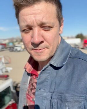 Jeremy Renner Instagram - Flash back to day one of the filming process on @disneyplus #rennervations  Thank you to all the TALENTED people who believed in my crazy dream…. And thanks to Rory too… you were there… 🐻. #reno #laketahoe