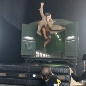 Jes Macallan Instagram - Jumping into the excitement of the season 6 pickup like... #CANNONBALL
🙆‍♀️😂🤣🥳👏 @cw_legendsoftomorrow