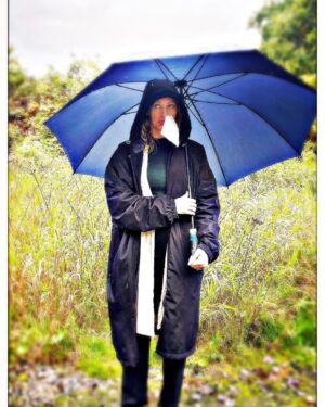 Jes Macallan Instagram - Rainy day blues and tissues. 🤧
📷: @missamypembs