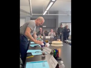 Jess Salgueiro Instagram - “My wish is coming true, you’ll all be very happy about that ” - Kelsey Grammer 💗 #frasier 
Special shout-out to slide #9 ❤️