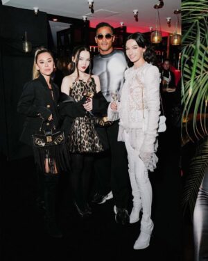 Jesse James Keitel Instagram - JJK x BALMAIN 

Brava @olivier_rousteing!!! Thank you so much for having us at your show. It was magnificent ✨ enchanté ♥️

Hair: @nicolepoede_ 
Makeup: @clairekorinkova 
Photos: @daniellelevitt 

Xoxo @migueldana @balmain @balmainhaircouture @ashleypweston