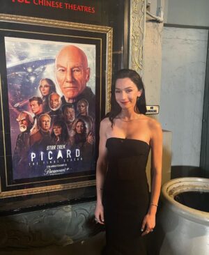 Jesse James Keitel Instagram - ur dad calls me mommy 🥵

as a major Trekkie, I still pinch myself that I’m part of all of this. Congrats to the cast and crew of Picard season 3 ♥️ 🖖🏻✨ #startrekpicard @startrekonpplus #startrek