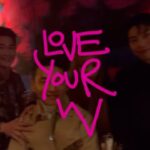 Jessi Instagram - @wkorea Thank you for having me ❤️🙏🏻 #loveyourW @bulgari @etro