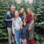 Jessica Alba Instagram - It’s that time of year! 🎄🎊🤍 Xo