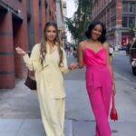 Jessica Alba Instagram - @honest_renovations is the #1 show on @therokuchannel and I’m feeling all the feels 🥹💜🎉✨ It’s been the biggest 🎁 being able to experience all of this with my boo @lizzymathis - so grateful for you and what we made together 🙏🏽 Big love to our entire crew, everyone that made this show what it is, everyone that met with us last week on our #presstour to talk about it and all the peeps that have already watched 🫶🏽 So if you haven’t already binged #HonestRenovations - get on it! 📺👷🏽‍♀️
