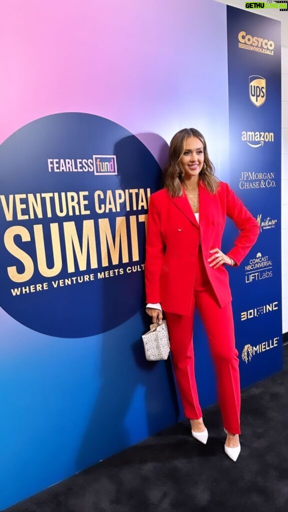 Jessica Alba Instagram - I loved speaking at the @fearlessvcsummit - the energy and heart I felt from the audience was everything ❤️ Thank you for having me @fearless.fund 🙏🏽