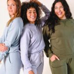 Jessica Alba Instagram - #SmallBusinessSaturday x #HispanicHeritageMonth ✨💫 Featuring all things fashion! 🧥👖👡👒👜Putting together outfits - whether you’re going out or chilling with the homies - is such a fun way to express yourself. Between outfit essentials, unique accessories, shoes, jewelry and the ultimate cozies - these brands have all the things! @carolinakuniverse @andreagomezofficial @aurelia.mexico @mallarino @caralarga_mx @simonett @apayaofficial @katherinecordero55 @joineby @poplinen Check ‘em out and share your faves with me below 🫶🏽 #LatineHeritageMonth #SBS #Fashion