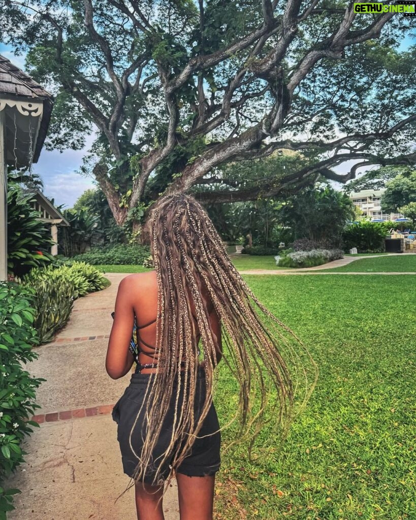 Jessica Allain Instagram - Capricorn New Moon vibezzz 🫶🏾🇱🇨 St Lucia, Caribbean