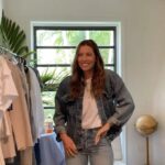 Jessica Biel Instagram - So many pockets, so little time. Distributing these electrolyte powders to everyone I know whether you like it or not 🤣 #Hydration @kinderfarms