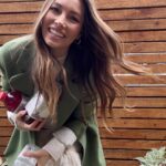 Jessica Biel Instagram - Take some serious, normal content they said… I ❤️ @kinderfarms and I’m so excited for the world to love it too. Swipe to the end, it’s important.