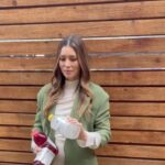 Jessica Biel Instagram - Take some serious, normal content they said… I ❤️ @kinderfarms and I’m so excited for the world to love it too. Swipe to the end, it’s important.