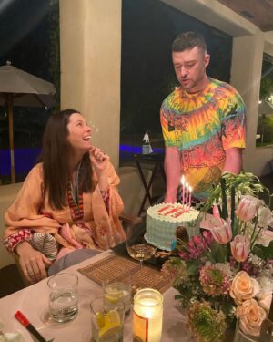 Jessica Biel Instagram - Celebrating my birthday in style... and by that I mean, in pajamas. I made Justin PROMISE not to sing Happy Birthday to me, so he improvised. Sorry you can’t hear it, but I’m still laughing 😂. Thank you, you wonderful human, for really listening to me, and for throwing my kinda party. And thank YOU ALL for the birthday wishes. Feeling the love.