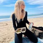 Jessica Lord Instagram - Beach walks and picnics are my fav Spring activities 🍒 what are yours? X • @celsiusofficial #celsiuslivefit #celsiusbrandpartner