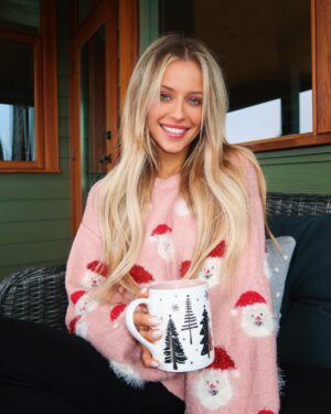 Jessica Lord Instagram - Santa’s faves x