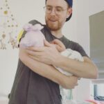 Jessica Lu Instagram - My fav video from the day we got to bring Evy home. 🥰 Today for Fathers Day he let me go back to sleep for another hour after I nursed her. He fed her breakfast and played with her while I had a fever dream that we had another kid. My Hisband is thee best, truly nobody better. Award Winning. I’ll try and be nice to you today. But tomorrow it’s back to regularly scheduled programming. 🤷🏻‍♀️ We love you so much! ❤️