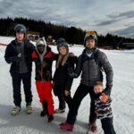 Jessica Thivenin Instagram - Petit souvenirs de nos vacances à Font Romeu station familiale avec des habitants hyper adorable, c’était incroyable les enfants ce sont régalés ♥️ Merci @legrizzlyluxelocation (Collaboration commerciale) Font-Romeu