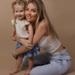Jessica Thivenin Instagram - Ma fille je t’aime 💕 Leewane 📸 @fannie_gortazar •collaborationcommerciale