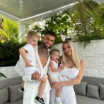 Jessica Thivenin Instagram - 6 ans d’amour aujourd’hui ♥️ Le temps passe si vite, merci d’être un mari aussi attentionné, incroyable, d’être un papa aussi merveilleux et plein d’amour. Merci pour cette famille, et cette vie qui me comble d’amour et me fait rêver chaque jour . Tellement fière de toi et de nous, Je t’aime ♥️🍀