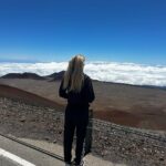 Jessica Thivenin Instagram - BIG ISLAND 🌋 Je suis tellement reconnaissante d'avoir pu faire le tour de plusieurs îles de l'archipel d'Hawaï, c'était un voyage extraordinaire Je suis triste malheureusement que notre voyage s'arrête ici à Big Island, sachant qu'il devait se poursuivre, à Maui, mais la nature en a décidé autrement. je suis de tout cœur avec Maui et j'espère que cette île, qui a été ravagée par les flammes va se relever encore plus fort 💛✨ Big Island Hawaii