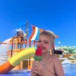 Jessica Thivenin Instagram - Nos vacances à Minorque se termine elles étaient incroyable 🥹 les voir aussi heureux je suis comblée ❤️🍀