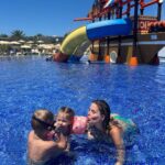 Jessica Thivenin Instagram - Nos vacances à Minorque se termine elles étaient incroyable 🥹 les voir aussi heureux je suis comblée ❤️🍀