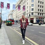 Jessica Thivenin Instagram - Une vraie touriste 🇬🇧♥️