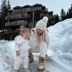 Jessica Thivenin Instagram - Mon mini moi ❄️ Vous préférez 1,2,3,4 ou 5?