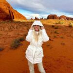 Jessica Thivenin Instagram - Monument Valley Je n’arrivais pas à choisir lol! Vous préférez 1,2,3,4,5,6,7,8,9,10 ❓