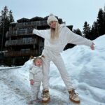 Jessica Thivenin Instagram - Mon mini moi ❄️ Vous préférez 1,2,3,4 ou 5?