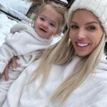 Jessica Thivenin Instagram - Mon mini moi ❄️ Vous préférez 1,2,3,4 ou 5?