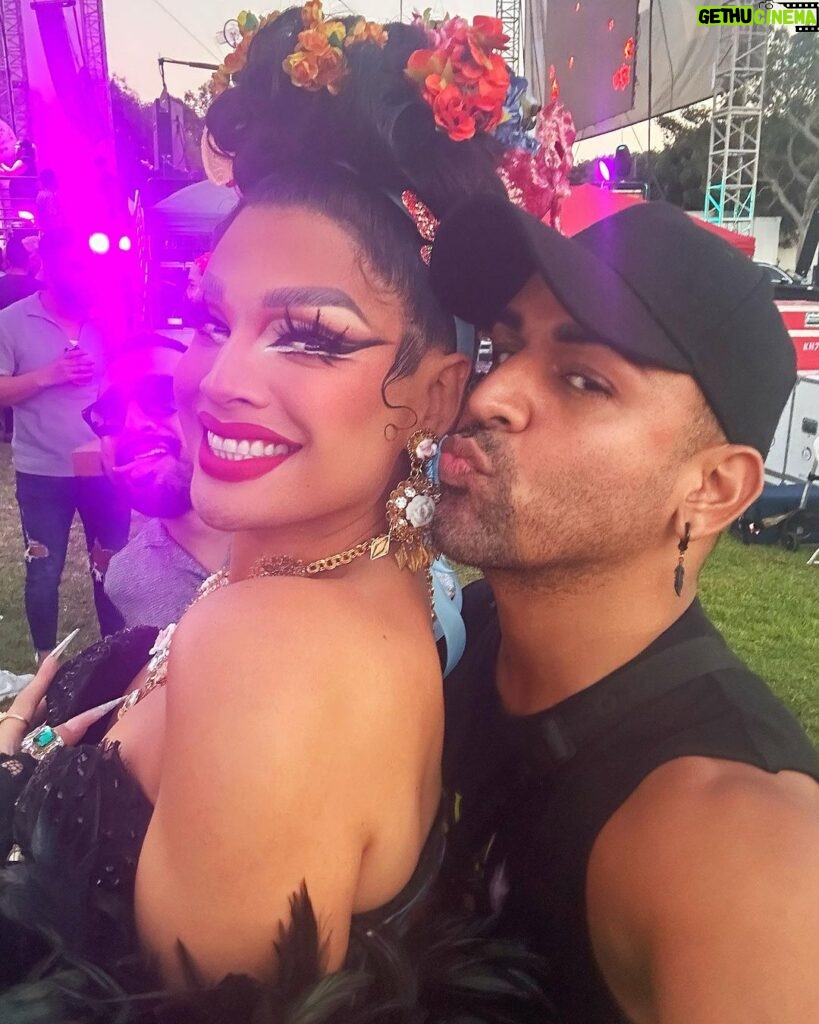 Jessica Wild Instagram - Happy Pride Long Beach Ca🏳️‍🌈😍🌹 Here with my beautiful sister and Host of @dragracemexico The one and the only @allaboutvalentina I'm so proud of you Hermana and is always good to see u.Gracias por todo el apoyo que siempre me brindas🥹🌹❤️Te amo!! What an amazing time at the Latin stage presented by @clubpapievents Arriba Latino America!!!🙌🏽🙌🏽🙌🏽 #mexico🇲🇽 #puertorico🇵🇷 #latinos #rupaulsdragrace #allstars #paramountplus #wowpresentsplus #familia #hermanas