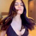 Jessie J Instagram - I made this video for a few reasons = 1. To prove I actually wear my hair down (lasted 20 minutes before Sky 🤮 in it today) 2. It’s the longest it’s ever been ever in my life, even though I keep texting @alishadobson to come cut it and she won’t 😂 3. I’m a natural wavy / curly mousy blonde so… it’s all a lie 4. I dye my eyebrows every week so you can see them (Hadn’t taken it off yet) 5. I love my @dysonhair airwrap (not an ad) 6. Most importantly… I like to squeeze my side rolls when I’m stressed Self love