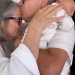 Jessie J Instagram - Video says it all 🥹 Happy Father’s / Grandads day Dad. 🫂 Man I’m so lucky 🏆 He just kept saying “I’m just so happy for you, I know how much you have always wanted this” His 5th grandchild 👑