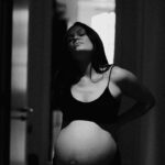 Jessie J Instagram - “I don’t want no fancy fancy pictures, no retouching. I want to look back at these and remember this time exactly as I looked and felt” 📸 Big sis @hannah.macgregor.photo.film 🫂 Natural habitat