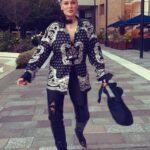 Jessie J Instagram - I drank water all night and held my pump bag like a handbag on the dance floor… BUT I can still pussy squat in thigh highs *Calls agent* “I’m ready” 😂 The screams in slide 6. That’s the vodka talking 🙉😂 @laurenwillson @madeleinebowdenstyle Thank you @itsnadiajae for the invite and playing all the classics 🤌🏻💋 M Out Out