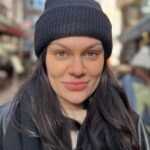Jessie J Instagram - No makeup no filter and no f***s given for opinions that don’t make me feel good Also the beeps being completely off on the second 🛝 is a mood Do You