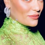 Jessie J Instagram - GLAM MEEEE…From QUICK change to you 🧑🏻‍🎤 HAIR • @alishadobson STYLING • @madeleinebowdenstyle MAKEUP • Me Kids' Choice Awards
