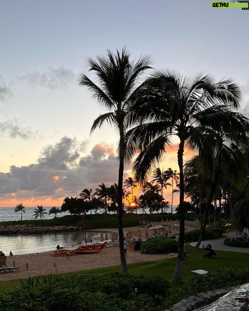Jessie T. Usher Instagram - truly hung loose in Hawaii 🤙🏾 Oahu, Hawaii