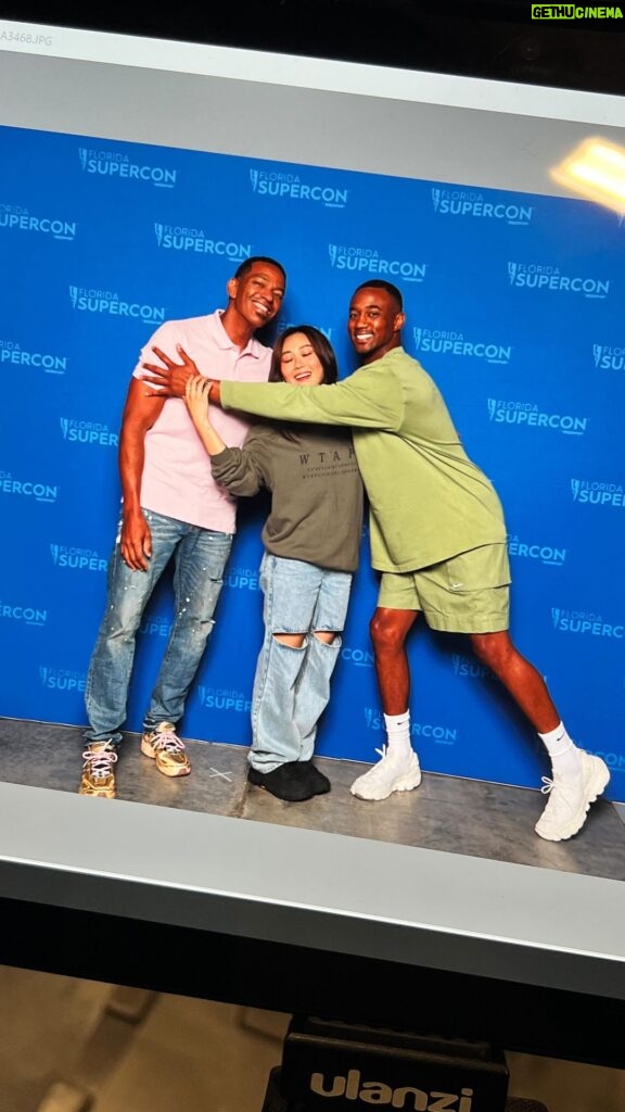 Jessie T. Usher Instagram - the A-Train love was real in Miami 🥹🙌🏾 thanks again @floridasupercon [[🎥: @ak_miamivice ]]