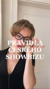 Jiřina Daňhelová Instagram - Já chtěla bych mít svůj aeroplán Lítat v oblacích, jak kormorán Vznášet se a stoupat A vánkem dát se houpat Za jasných krásných letních rán #mocninasituace