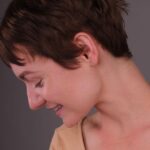Jiřina Daňhelová Instagram - Helou ! Narozky za mnou další rok předemnou. A svuj herecký rejstřík obohacuji o novou polohu malého šestnástiletého chlapce 😁 Dik za vřelá přání ♥️ 📷 @ph.by.kat