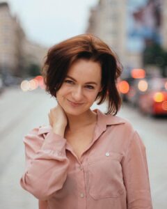 Jiřina Daňhelová Instagram - @vita.ramba mě vyfotil, jak teď jsem. Ani to nebylo moc nebezpečný. :) #fujifilm @vita.ramba #panfotacek #clasik #nomoretalking Objektivt