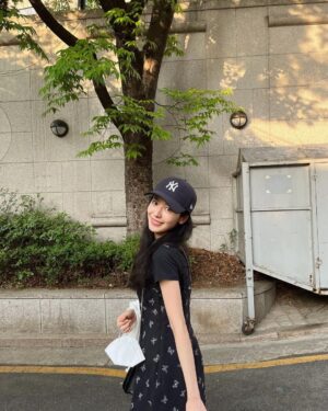 Ji Woo Instagram - 날씨최고다💛
