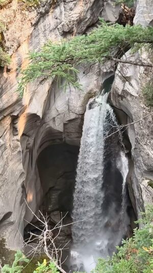 Jim Baird Instagram - Given that we were on a schedule to get to Telegraph Creek, we didn’t have a ton of time for side adventures but we had to at least check out Maligne Canyon on our way through Jasper and it was pretty epic!

Episode 3 of our Overlanding adventure is now up on YouTube, link in bio! 

#malignecanyon #jaspernationalpark #familyadventure