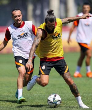 Jimmy Durmaz Instagram - They Said 4 months, But im diffrent i might not heal as i lion but with fatih in GOD im getting stronger. 2.5 months and im back at it again thank you GOD 🙏🏻🙏🏻🙏🏻 now let see what the future brings.⚽️❤️

#jd21 #dmz