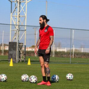Jimmy Durmaz Instagram - Just standing here with my best friends ⚽️❤️ 

 #jdbeard #dmz #beard #jd